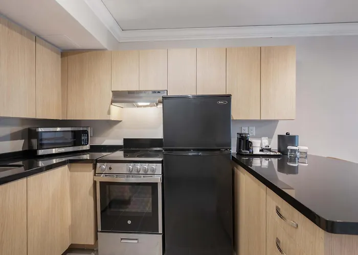 Sandman Signature Toronto AirportAirport Hotel